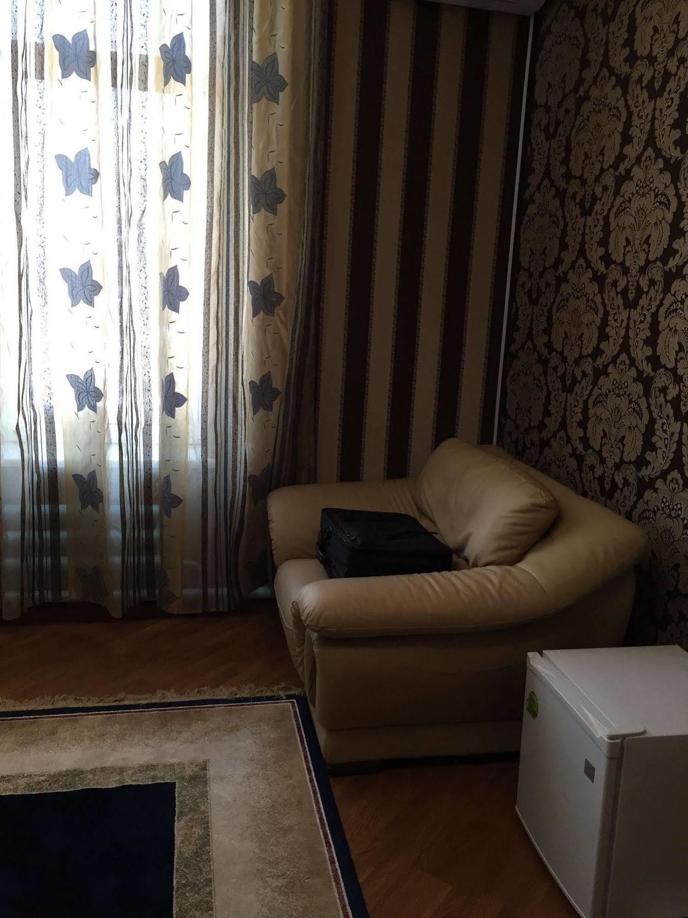 Rise Hotel Almaty Eksteriør billede