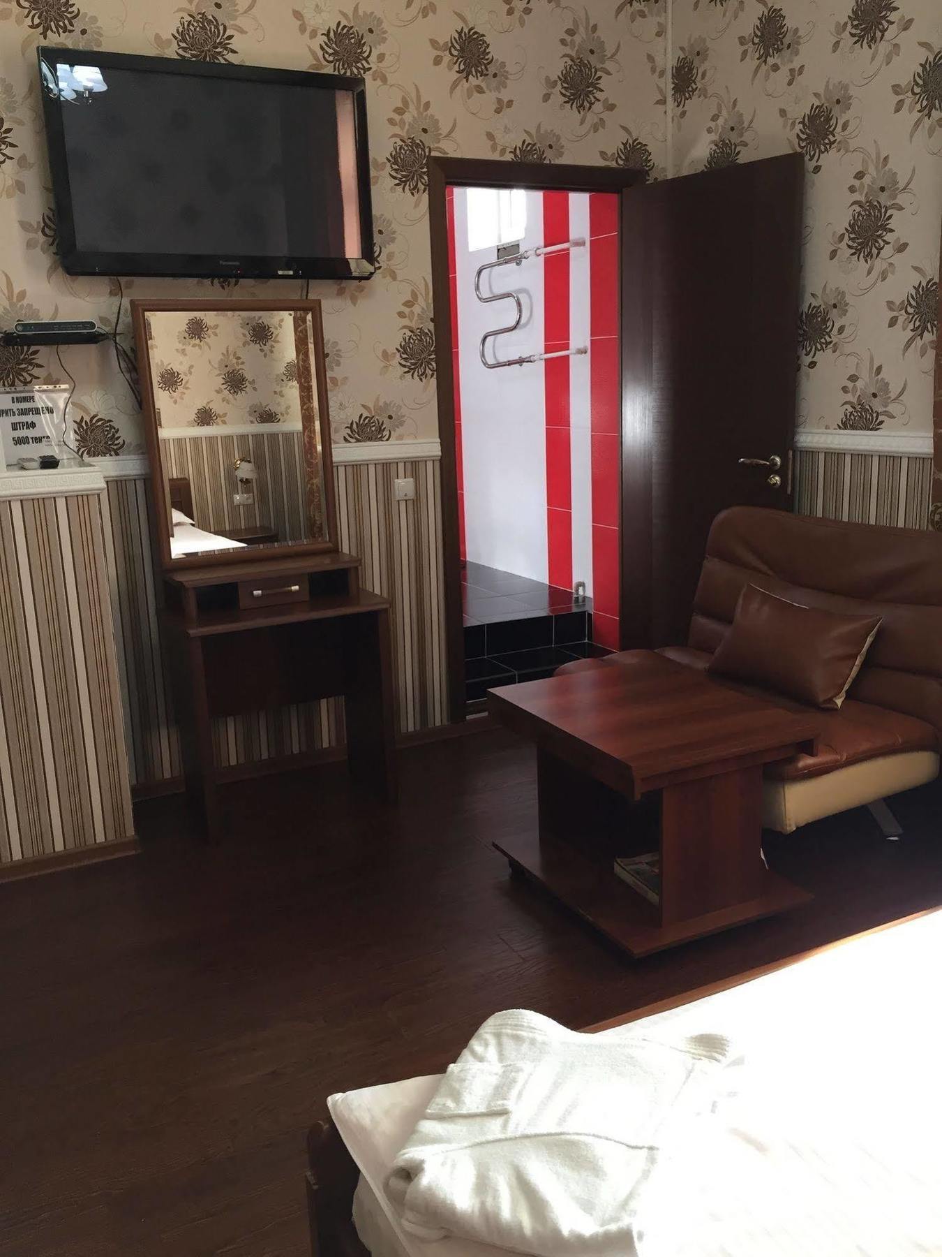 Rise Hotel Almaty Eksteriør billede