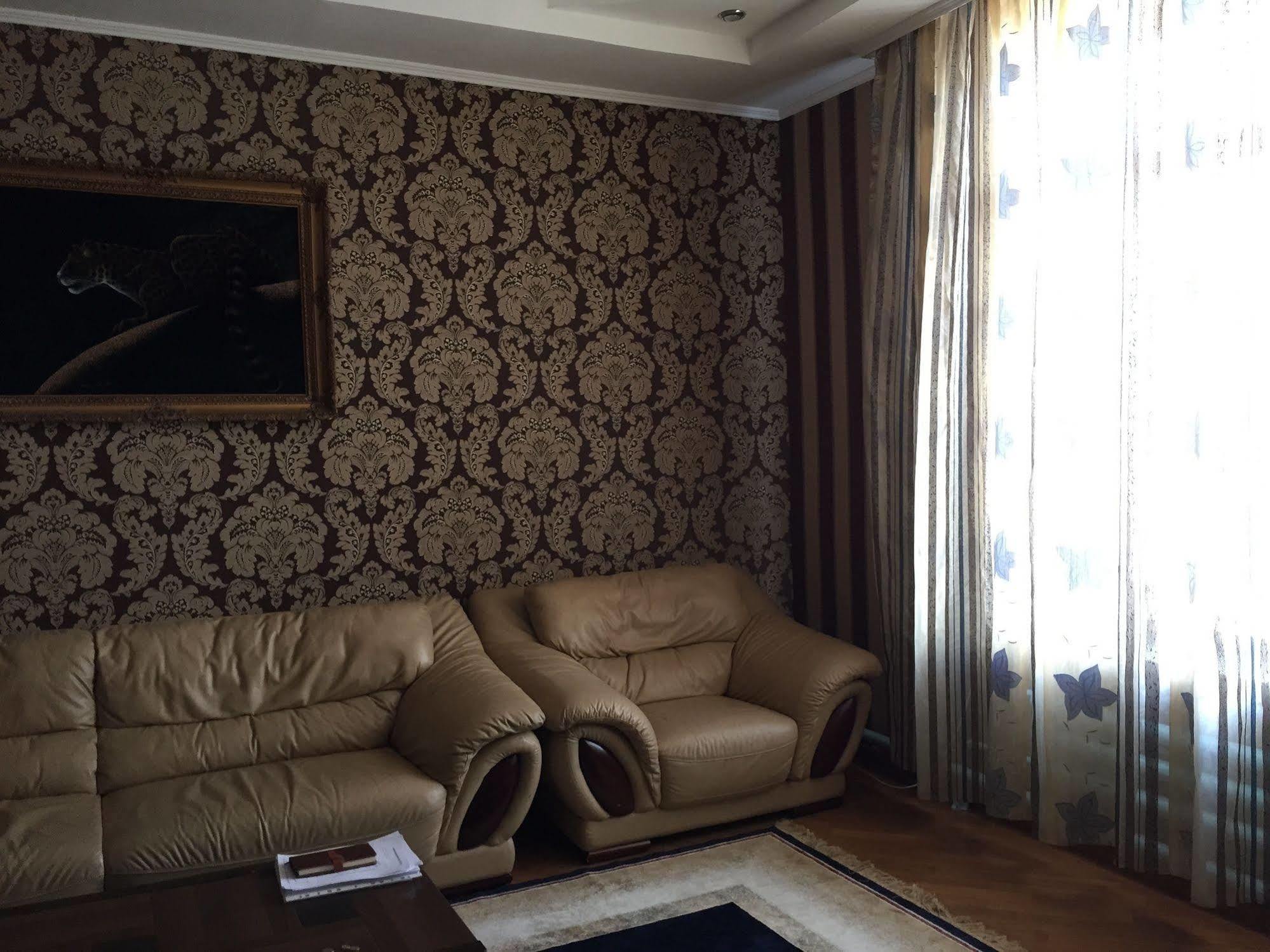 Rise Hotel Almaty Eksteriør billede