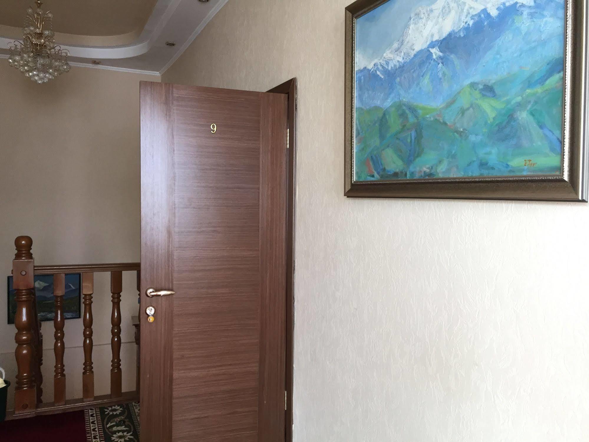 Rise Hotel Almaty Eksteriør billede